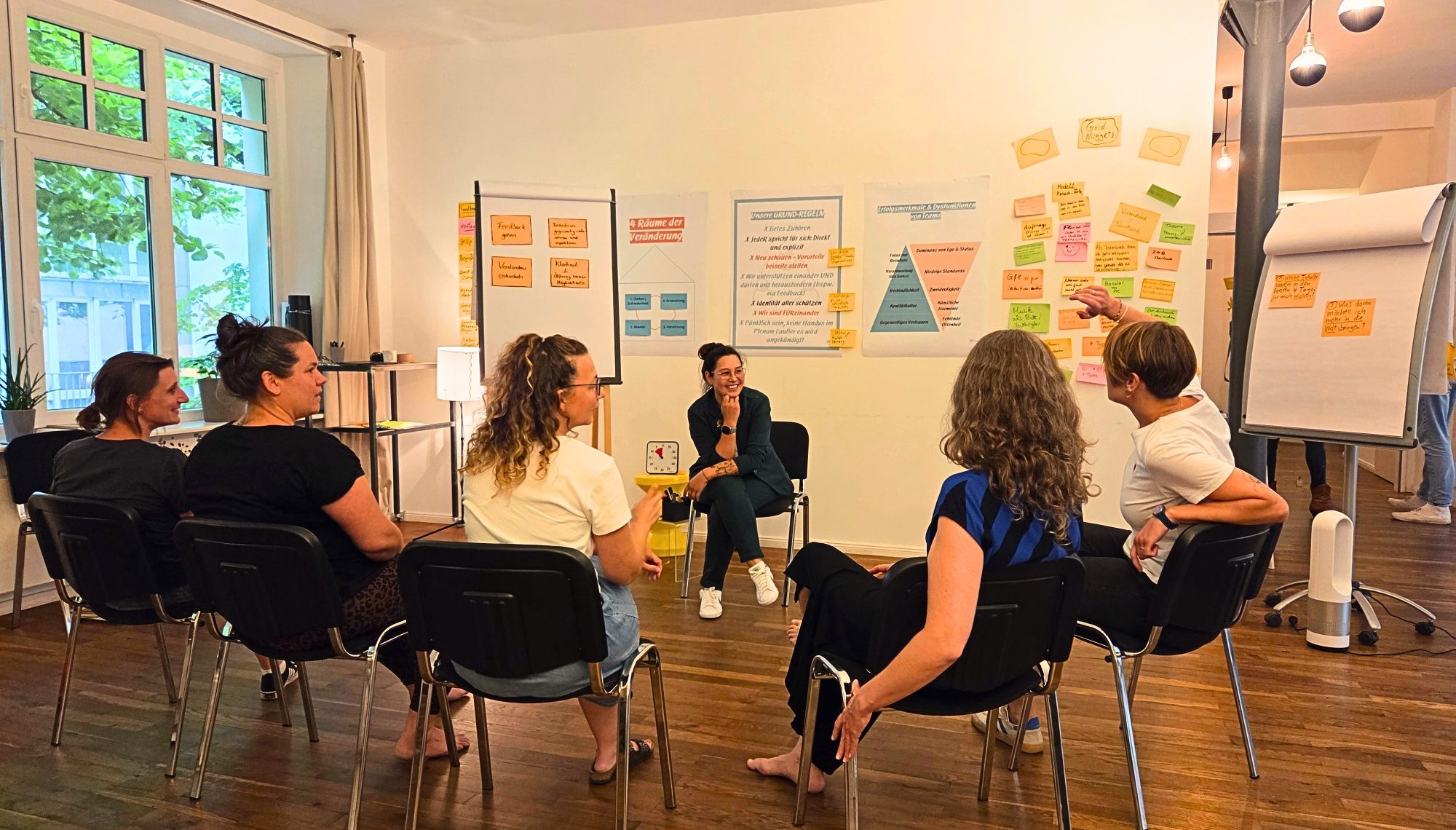 Waldpfad und Teamentwicklung für Hotels Workshop zur Teamentwicklung und Zusammenarbeit in der Hotellerie